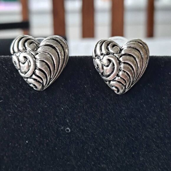 Ladies heart Necklace and earring set Nwt - Picture 4 of 9